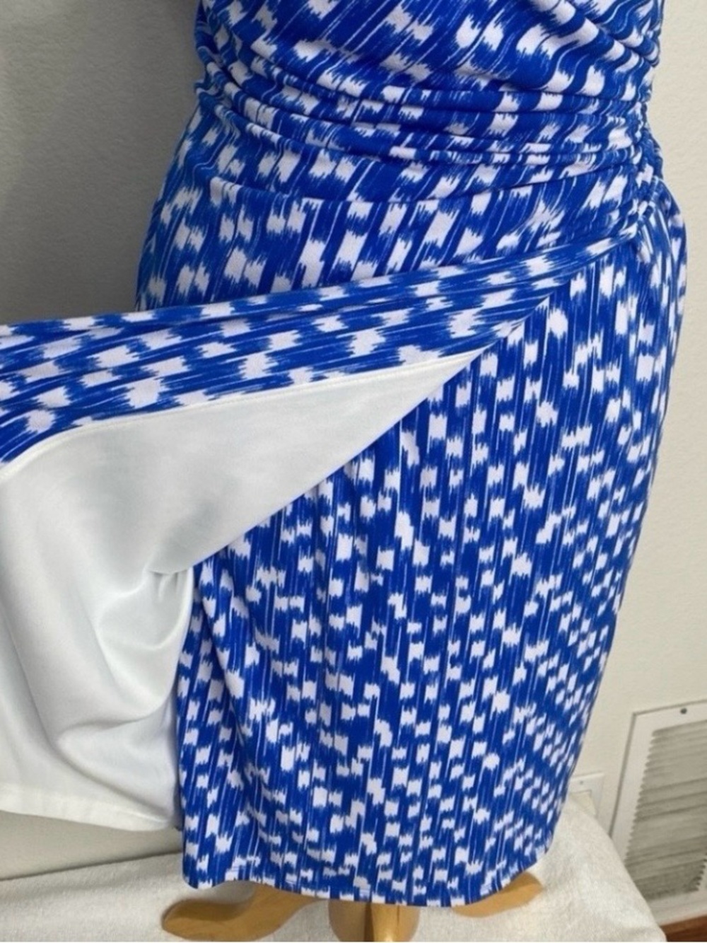 Ann Taylor Women Blue White Abstract V Neck Sleeveless Stretch Wrap Dress Size S - Picture 7 of 16